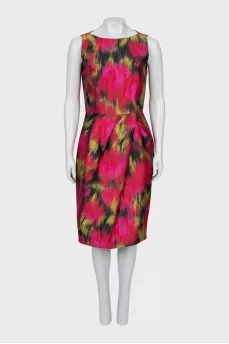 Fitted dress with abstract print