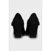 Suede shoes with floral embroidery