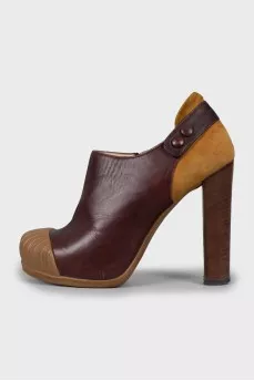 Ankle boots with heels and rubber toe