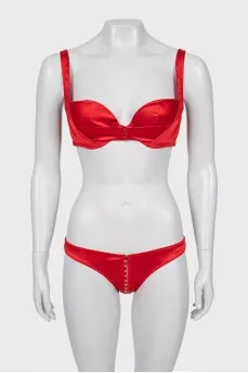 Set of underwear with tag