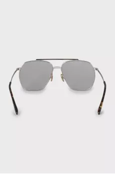 Sunglasses with metal frame
