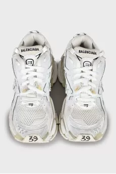 Runner sneakers