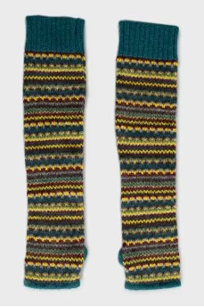 Knitted set of hat and gloves