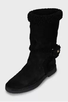 Insulated boots with gold fittings