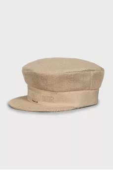 Beige cap with brand logo
