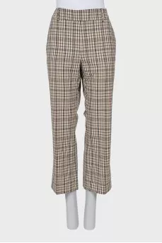 Cropped trousers in a checkered print