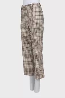 Cropped trousers in a checkered print