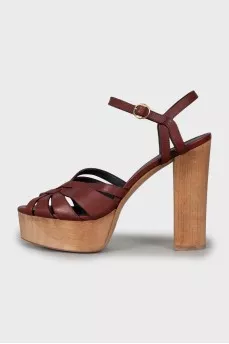 Leather sandals with wooden soles