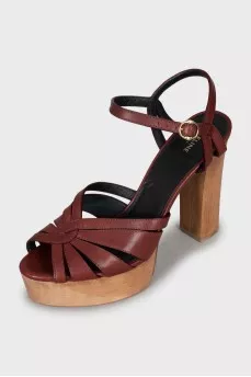 Leather sandals with wooden soles