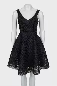 Fitted dress with velvet seams