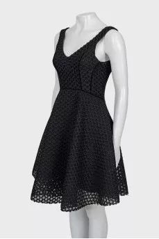 Fitted dress with velvet seams