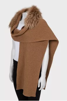 Knitted cape with fur trim