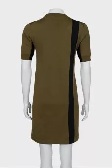 Straight cut dress decorated with a pocket