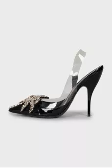 Leather shoes with rhinestones