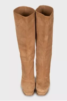 Suede boots with high soles