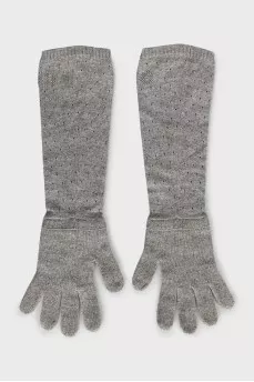 Long gloves of gray color