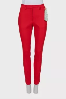 Classic red trousers with tag