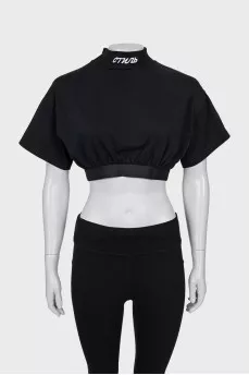 Cropped T-shirt with embroidery on the collar
