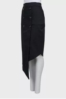 Skirt with asymmetrical hem