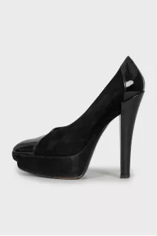 Suede shoes with leather inserts