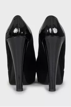 Suede shoes with leather inserts