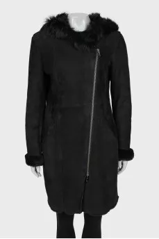 Leather sheepskin coat with oblique fastening