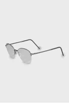 Glasses with metal frames