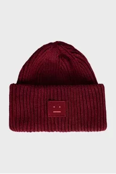 Woolen hat with patch