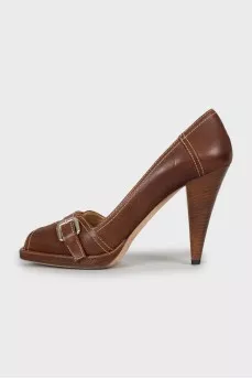 Leather open toe shoes with buckle