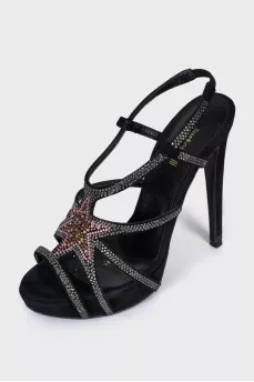 Suede sandals decorated with rhinestones