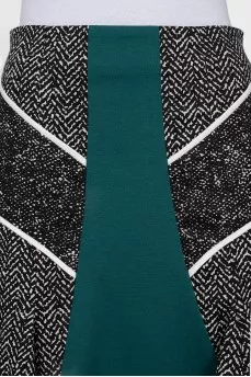 Skirt in a combined print with a tag