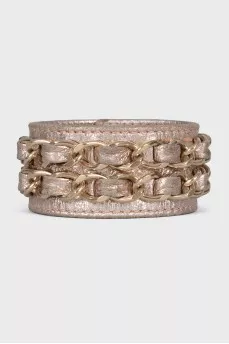 Gold bracelet decorated with chains