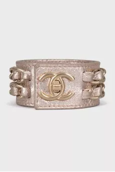 Gold bracelet decorated with chains
