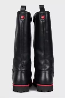 Insulated leather boots with zip