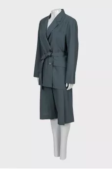 Green suit with shorts