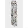 Loose-fitting trousers with print
