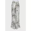 Loose-fitting trousers with print