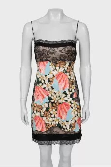 Silk dress with print and lace decoration