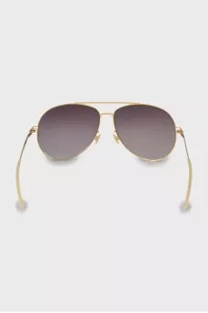 Aviator sunglasses with thin frames
