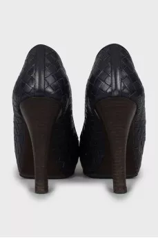 Blue leather woven shoes