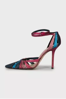 Leather shoes in a combination of colors