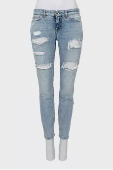 Low rise ripped jeans