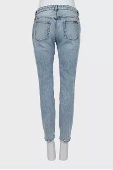 Low rise ripped jeans