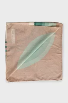 Square scarf with signature print