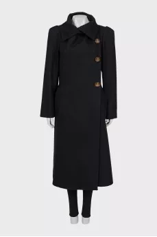 Fitted coat with branded buttons