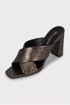 Leather sandals with weave