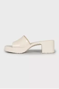 Rubber flip flops with brand logo