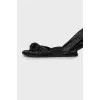 Leather sandals with wide laces