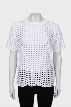 Loose T-shirt with perforation