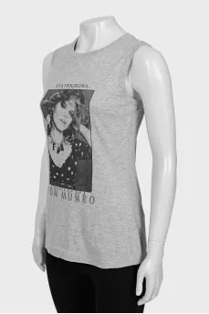 Gray T-shirt with print